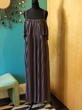 EUC H Halston Sleeveless Chiffon Pleated Maxi Dress w/Overlay | Dark Gray | US L